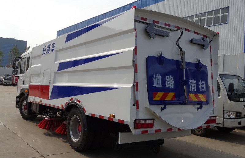 多利卡D7掃路車8噸掃路車圖片