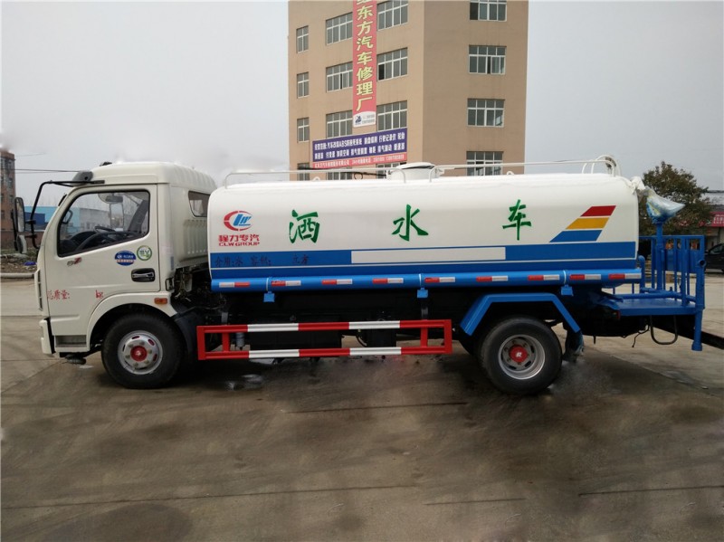 東風多利卡（8方）灑水車圖片