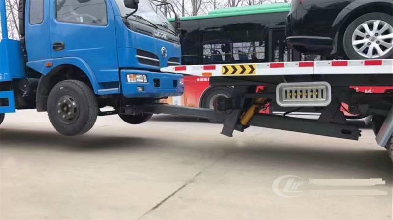 東風D9一拖三清障車