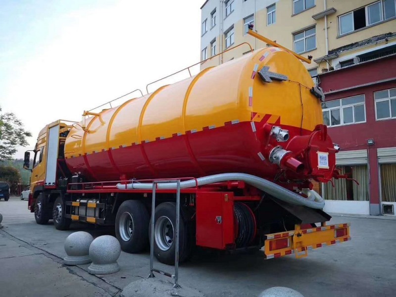 東風天龍前四后八36方大噸位重型清洗吸污車
