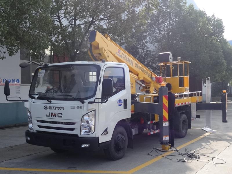 江鈴凱銳20米伸縮臂高空作業(yè)車圖片