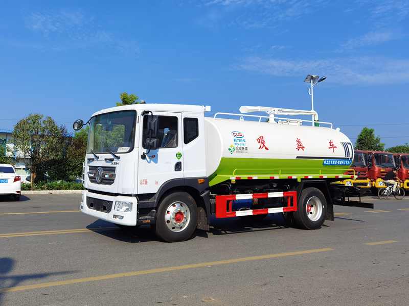 東風D9吸糞車